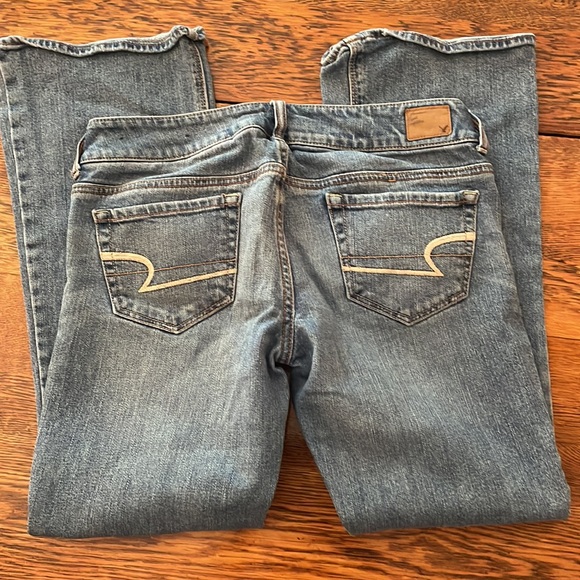 American Eagle women’s Artist jeans - Picture 3 of 5